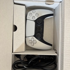 PS5【動作確認済み・初期化済み】 付属品一式あり／ゲーム用ヘッドホン付きの画像