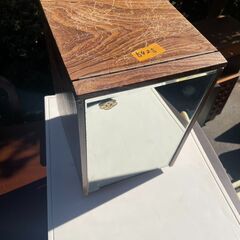 リサイクルショップどりーむ天保山店　No5425 小棚　ミニサイズ　小物入れ　鏡付きの画像