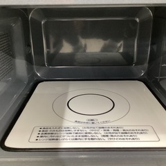 【トレファクピエリ守山店】【取りに来られる方限定】IRIS OHYAMA 電子レンジ 2021年製の画像