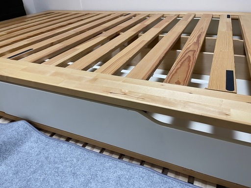 IKEA ダブルベッドフレーム／140×200cm／収納付き