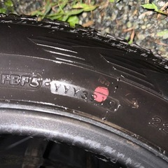 【使用回数1季節】スタッドレスタイヤ　エクストレイルの画像