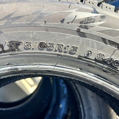 ①スタッドレスタイヤの画像