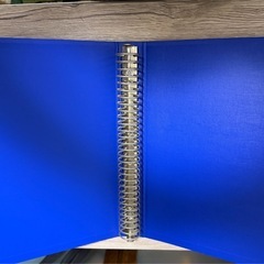 バインダー　事務用品　A4 30穴　文具　無料の画像