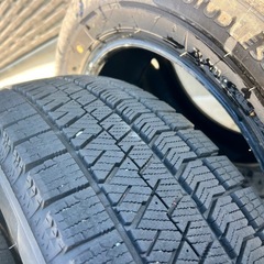 ②スタッドレスタイヤの画像