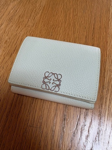 ロエベ トライフォールドウォレット ライトセラドン 三つ折り財布 loewe