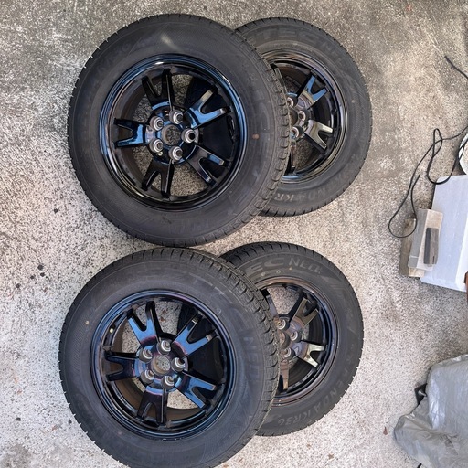 プリウス純正ホイールスタッドレス4本セット (Issen) 御代志のタイヤ