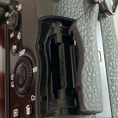 【本日の引き取りで表示価格から5000円引きの63000円】SONY α7R ILCE-7R ボディ フルサイズの画像