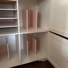 急募！キャビネット　白・お花の画像