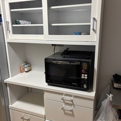 食器棚の画像