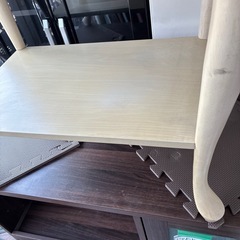 木製パソコンデスクの画像