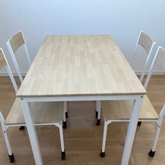 ダイニングテーブル＆チェアの画像