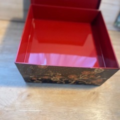 漆塗り花柄2段重箱　幸楽重　新品未使用品　花柄　梅模様　朱色　2段の画像