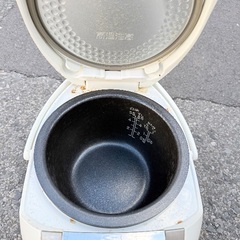 炊飯器の画像