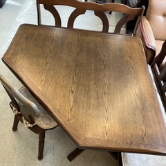 12/25まで店頭商品一部を除き半額クリスマスSALE!!開催中 　サ2512-232 アカザワインテリア 五角形ダイニングテーブルセット 椅子小物入れ付きベンチソファ×2セット ※バラ売り不可 キズ汚れ有りの画像