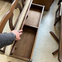 12/25まで店頭商品一部を除き半額クリスマスSALE!!開催中 　サ2512-232 アカザワインテリア 五角形ダイニングテーブルセット 椅子小物入れ付きベンチソファ×2セット ※バラ売り不可 キズ汚れ有りの画像