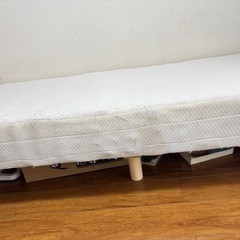 マットレスシングルベッドの画像