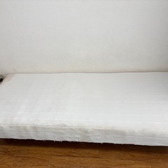 マットレスシングルベッドの画像