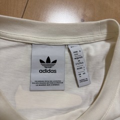 adidas 白Tシャツの画像