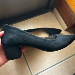 パンプス黒の画像