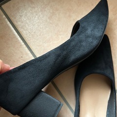 パンプス黒の画像