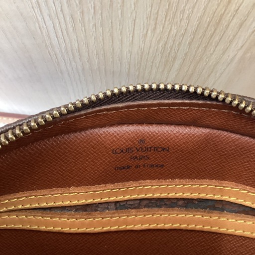 LOUIS VUITTON ブロワ　ショルダーバッグ