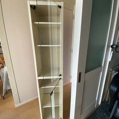 ガラス扉2段収納家具　の画像