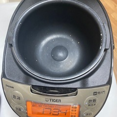 TIGER タイガー IH炊飯ジャー tacook JKT-J101 5.5合炊きの画像