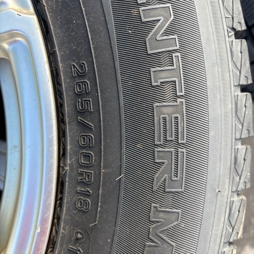 265/60R18 23年製