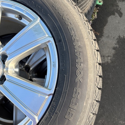 265/60R18 23年製