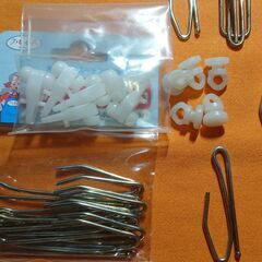 カーテン用のフックさしあげます。の画像