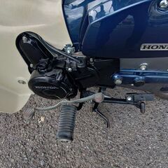 ホンダスーパーカブ５０ccカスタムFI入荷しました。の画像