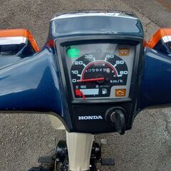ホンダスーパーカブ５０ccカスタムFI入荷しました。の画像