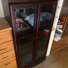ガラスのショーケースの画像