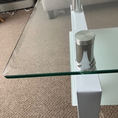 ガラステーブルの画像