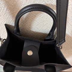 ZUCCa ショルダーバック　BLACKの画像