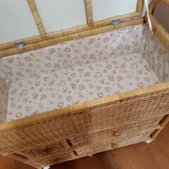 藤の収納タンスの画像