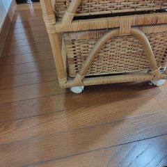 藤の収納タンスの画像