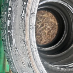 スタッドレスタイヤの画像