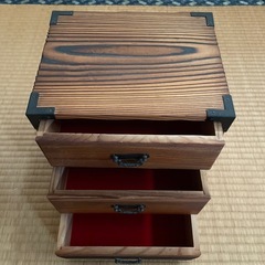焼杉三段小引出しの画像