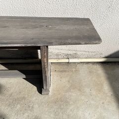 アンティーク　レトロ　木のベンチの画像