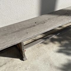 アンティーク　レトロ　木のベンチの画像