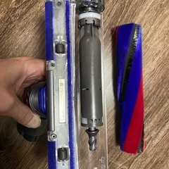 【分解清掃済】コードレス ダイソン 掃除機 V8 slim（スタンド付き）の画像