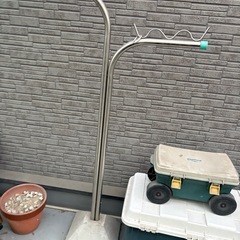 屋外 風に強い 組み立て不要 オールステンレス 物干し台 段違い 一体型 の画像