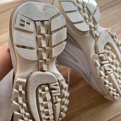 FILA✨SNS人気ソール✨ごつめソール✨男女兼用スニーカー✨の画像