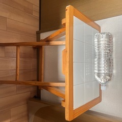 折りたためるテーブルの画像