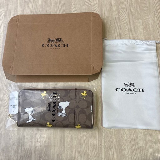 コーチ　スヌーピー　長財布