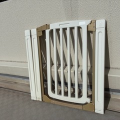 日本育児製ベビーゲートのジャンク品の画像