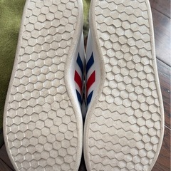 adidas レディース スニーカー 23.5cm ホワイト/ブルー/レッドの画像