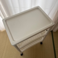 キャスター付き　収納棚　ルンバ下通れます。の画像