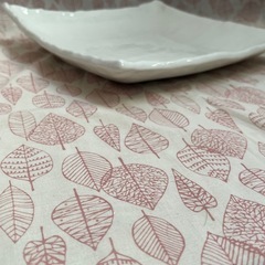 スクエア　大皿　プレート　角皿　ホワイト　陶器　正方形　波模様　25cmの画像